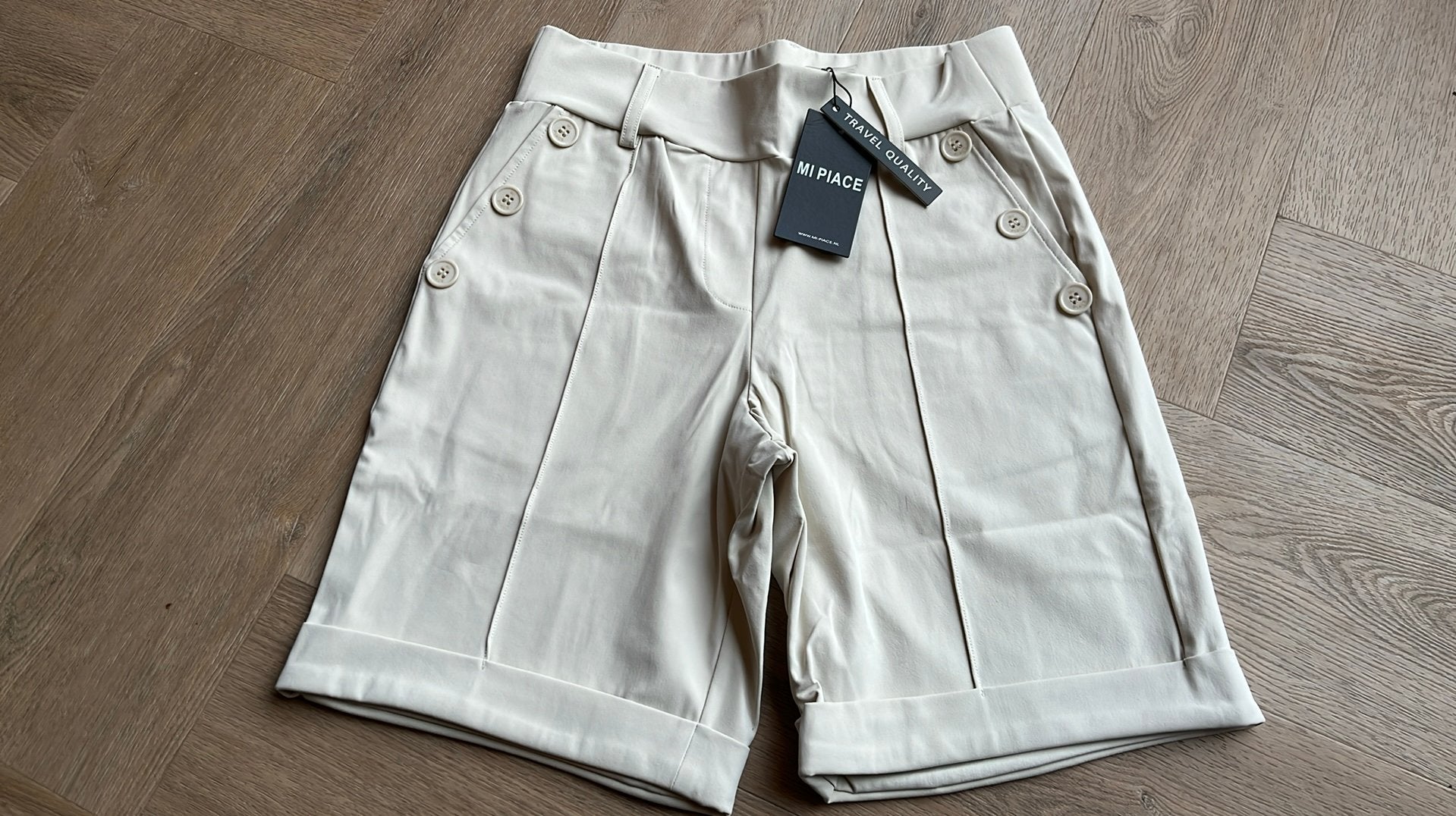 Dames korte broek maat XS Mi Piace, Kort, Beige, Nieuw, Ophalen of Verzenden