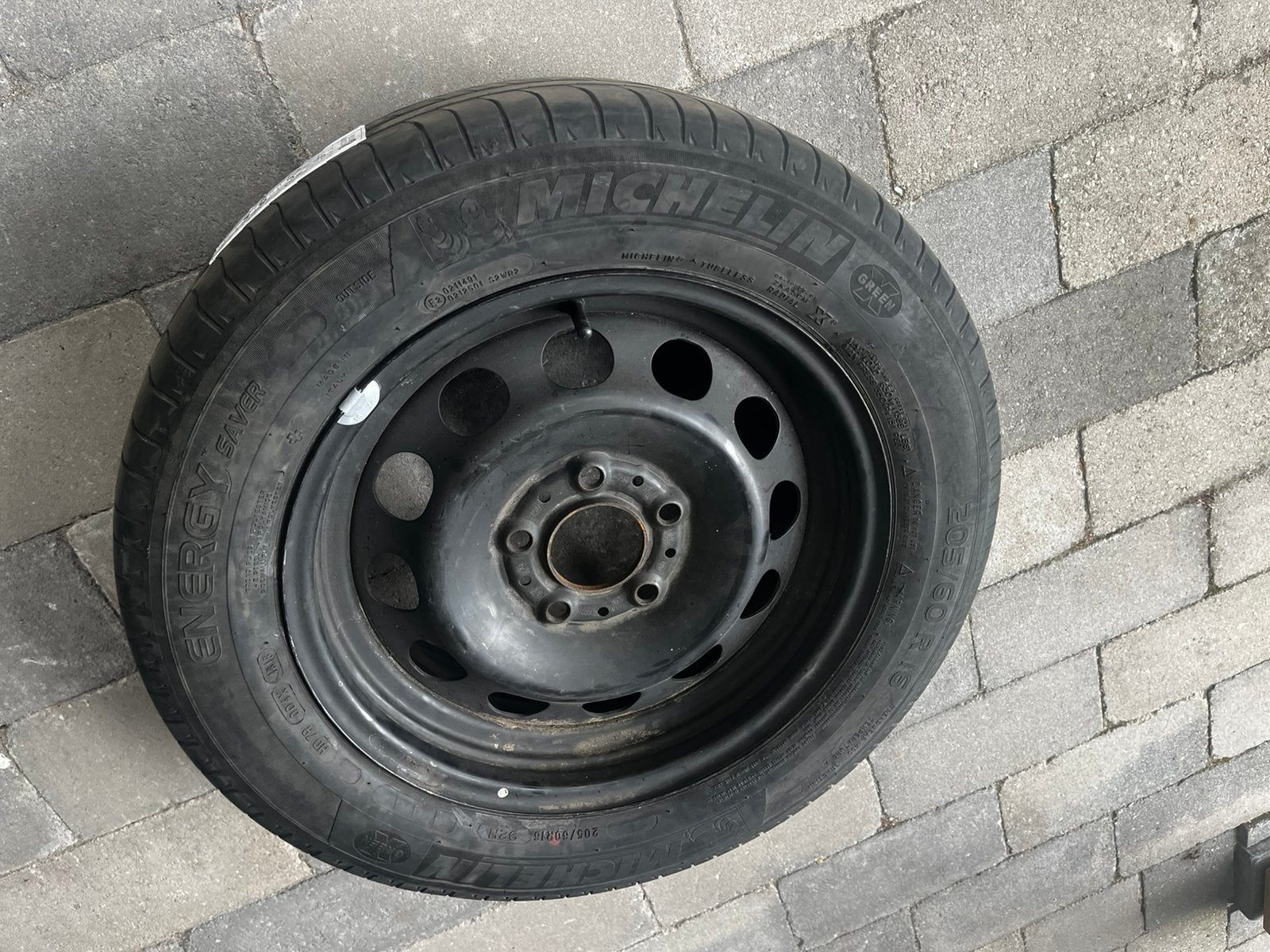Autoband 205/60 R16 op velg, Ophalen