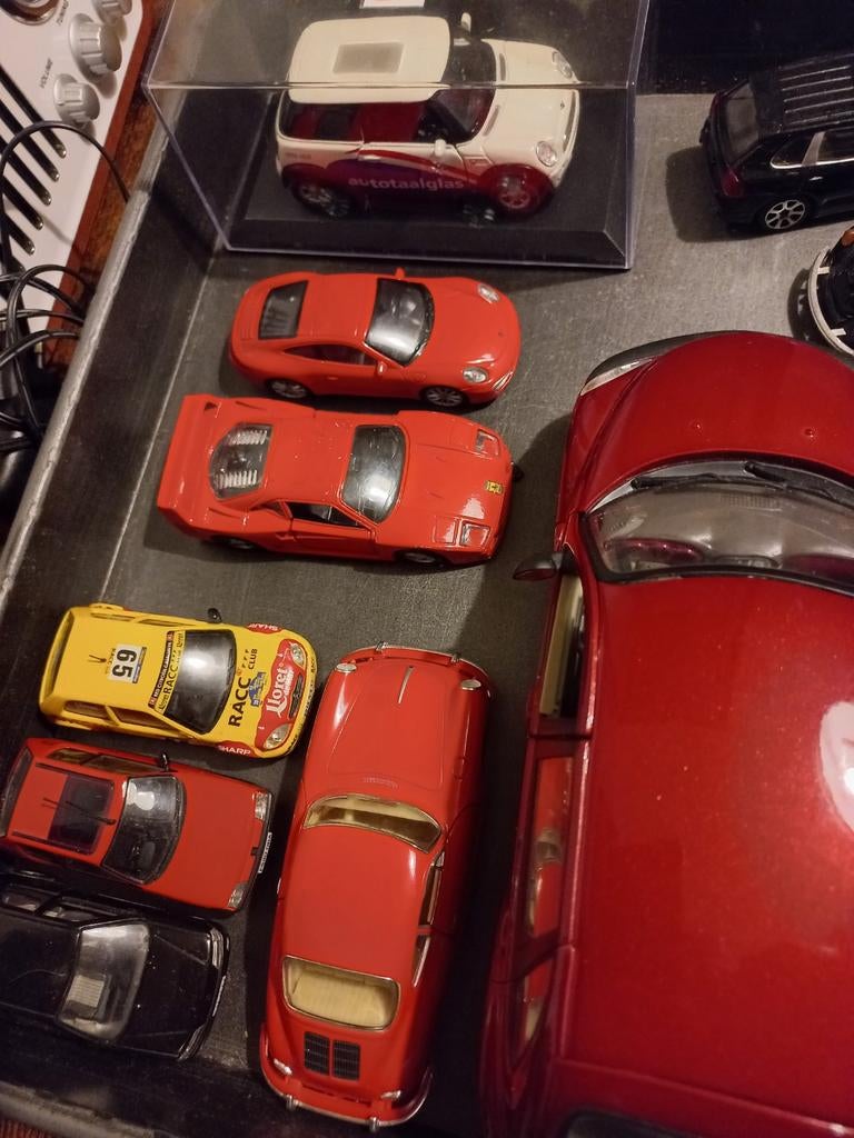 modelauto's 1:43 en 1:18, Ophalen