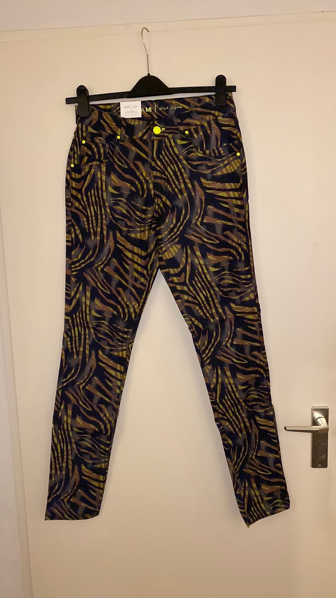 Nieuw mooie broek maat 38 L32 merk Para Mi, Kleding | Dames, Broeken en Pantalons, Maat 38/40 (M), Overige kleuren, Nieuw, Ophalen of Verzenden