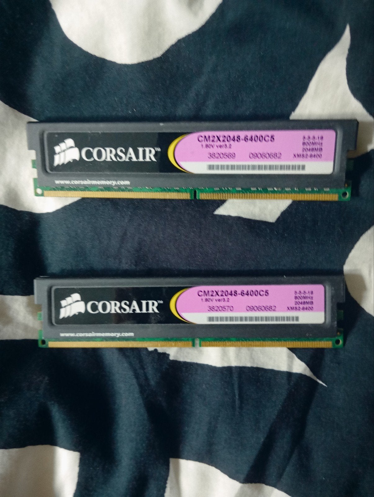 2x Corsair DDR2 2GB RAM geheugenmodules (4GB totaal), Computers en Software, Gebruikt, Ophalen of Verzenden, DDR2, Desktop