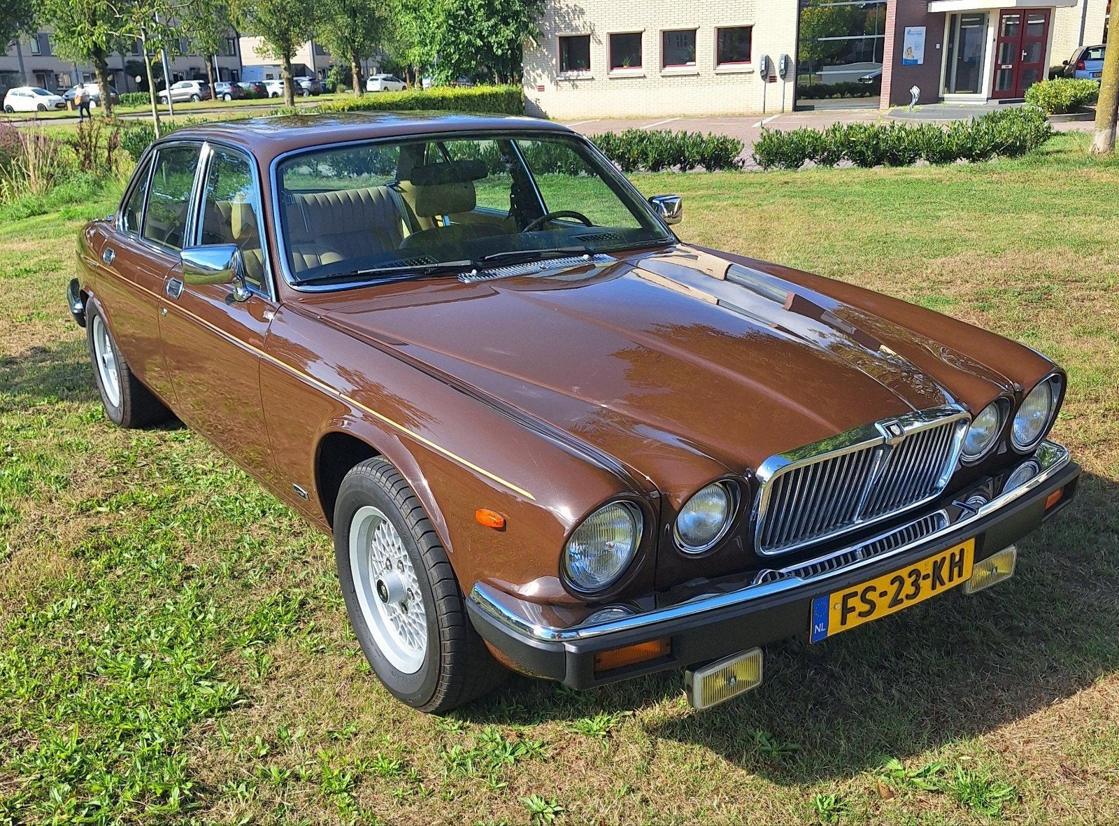 Jaguar XJ 4.2 III AUT 1980 Bruin, Auto's, Open dak, Beige, Bruin, 205 pk