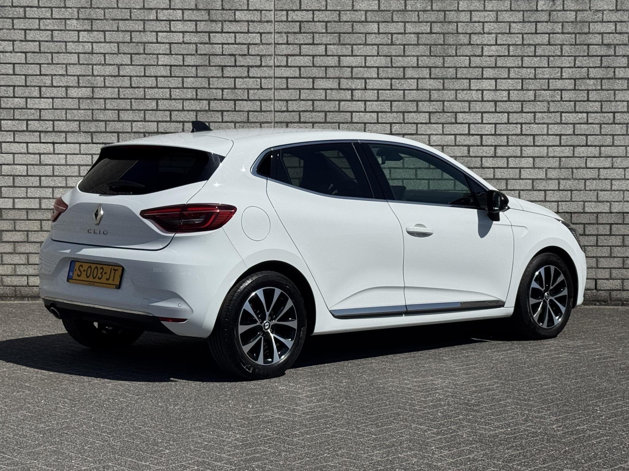 Renault Clio 1.0 TCe 90 Techno | Apple CarPlay / Android Aut, Auto's, Gebruikt, Met garantie (alle), Leder en Stof, Bedrijf