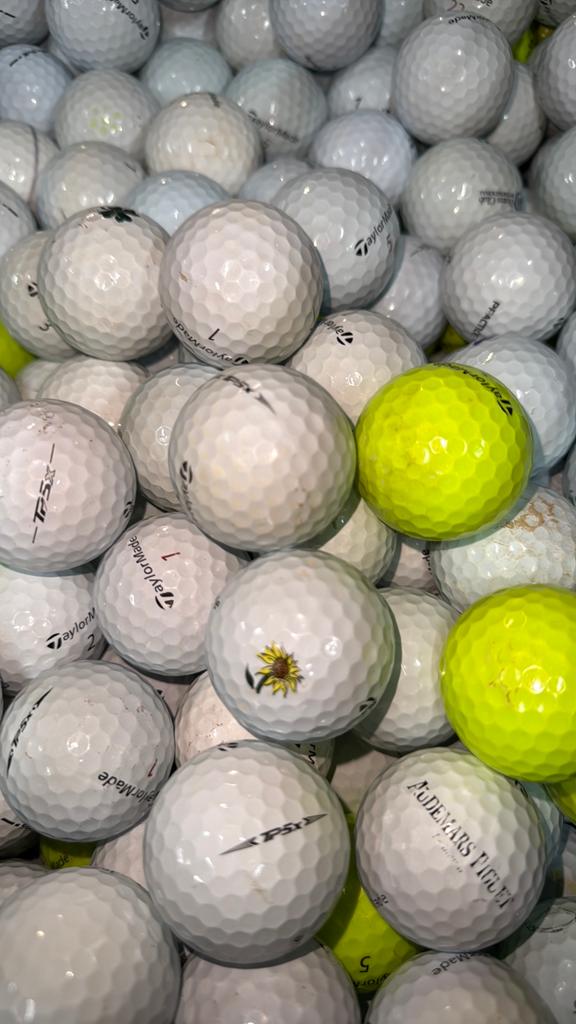 Taylormade tp5x golfballen 50 stuks, Sport en Fitness, Ophalen of Verzenden, Zo goed als nieuw, Bal(len)