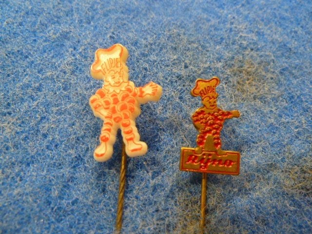 Speldjes 2 x Flipje Tiel, Verzamelen, Speldjes, Pins en Buttons, Ophalen of Verzenden, Zo goed als nieuw, Overige onderwerpen