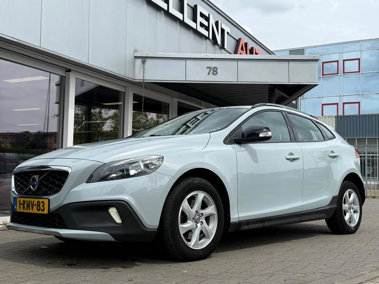 Volvo V40 Cross Country 1.6 D2 Kinetic - Navigatie, Voorwielaandrijving, Euro 5, Stof, Gebruikt