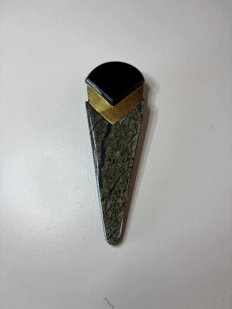 Broche - modern, driehoekig, Ophalen of Verzenden, Zo goed als nieuw, Overige materialen
