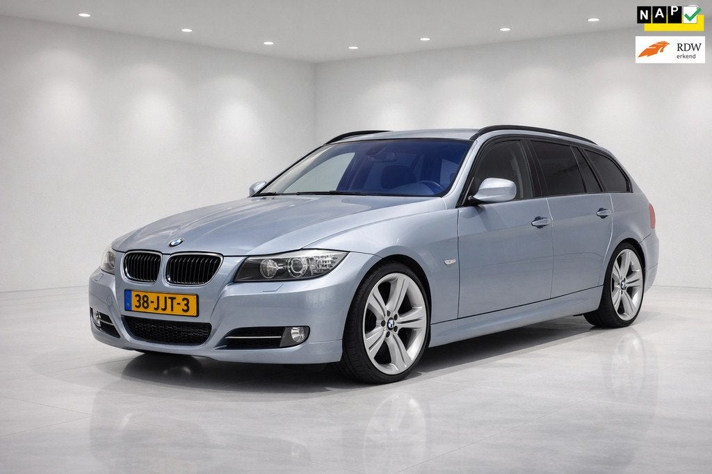 BMW 3-serie Touring 318i Business Line M Pakket/Navi/Camera/, Auto's, BMW, Zwart, Blauw, Handgeschakeld, 1405 kg