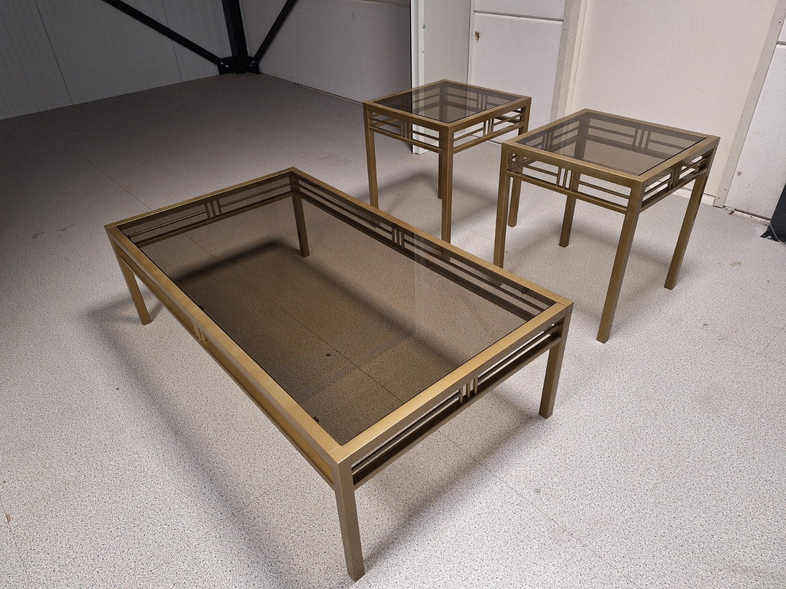 Salontafel en 2 bijzettafels met rookglas, goudkleurig, Ophalen, 50 – 75, Gebruikt, 100 tot 150 cm