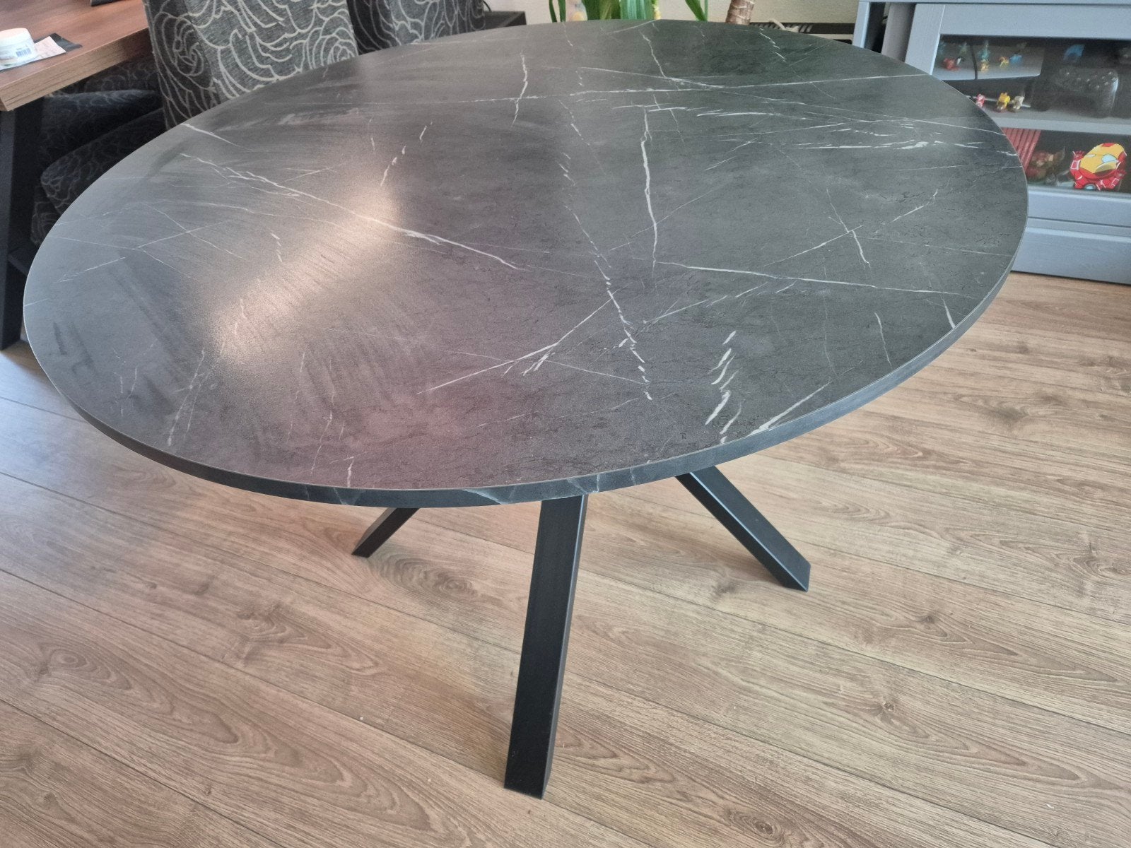 ronde eettafel, 105 cm diameter, Ophalen, Rond, Zo goed als nieuw, Vier personen