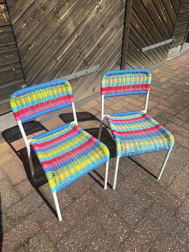 Twee kleurrijke Ikea stoelen, Ophalen, Kunststof, Gebruikt, Twee