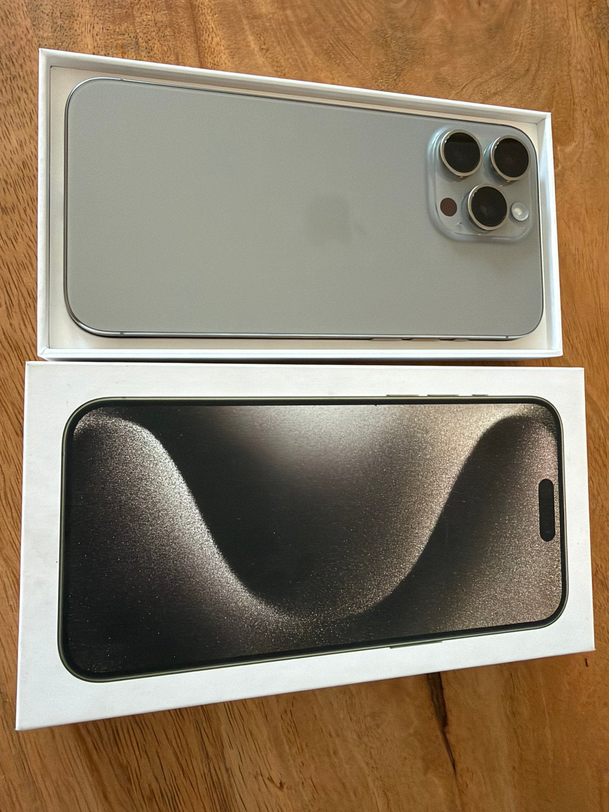 Foto 7 van Iphone 15 Pro Max - Natural Titanium - 256 GB