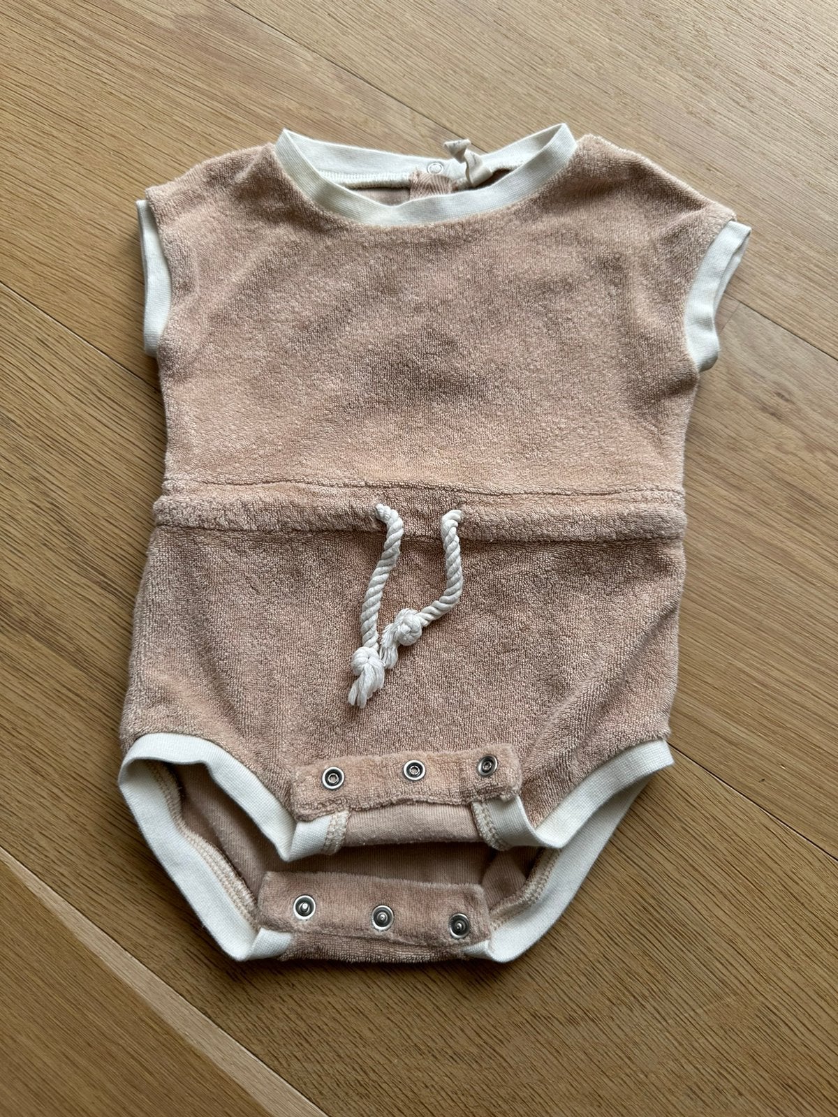 Quincy Mae beige boxpakje 62, Ophalen of Verzenden, Gebruikt, Jongetje of Meisje, Pakje