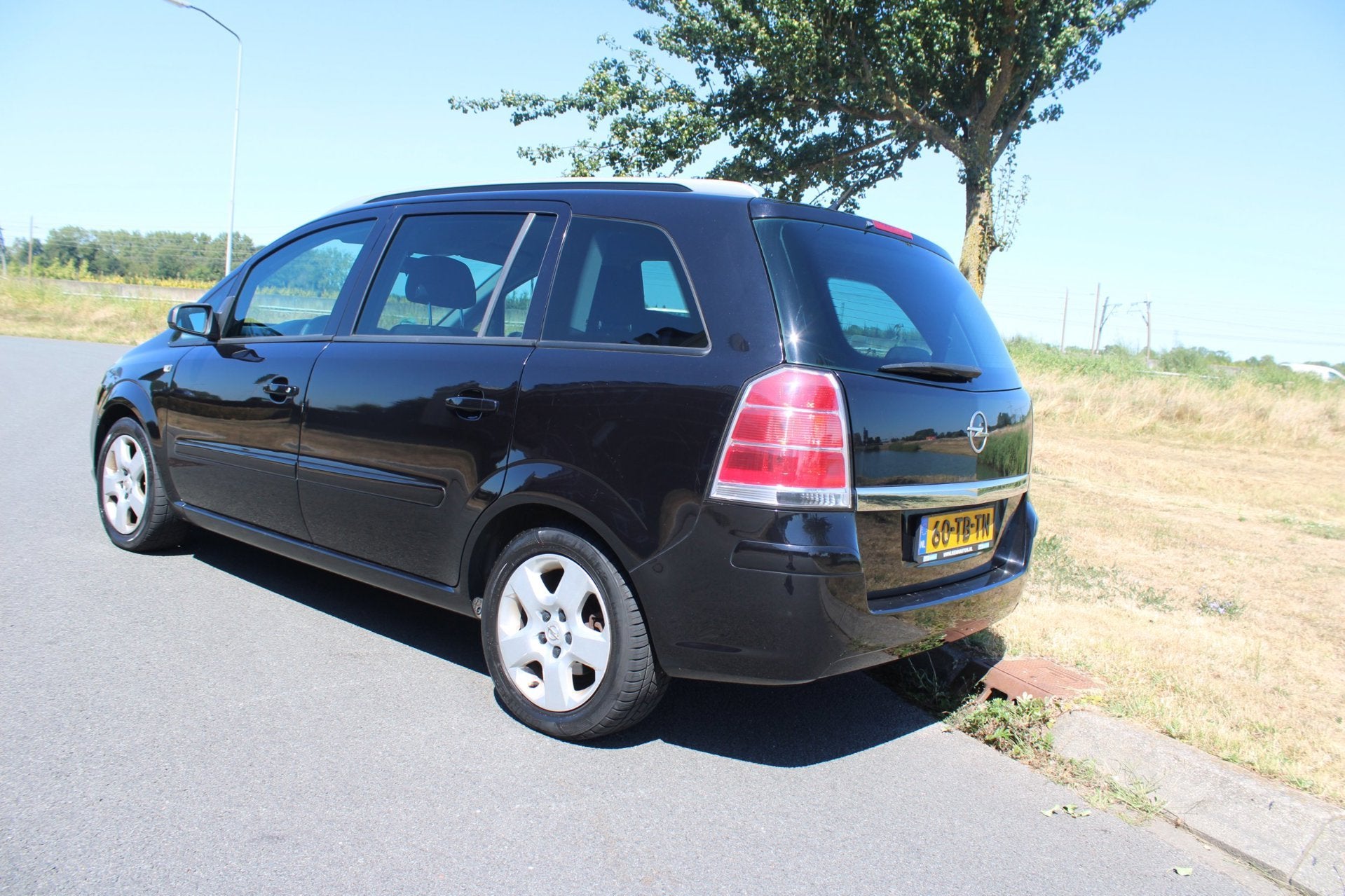 Opel Zafira 1.8 Enjoy APK 08-01-2027, Stof, Gebruikt, 4 cilinders, Zwart