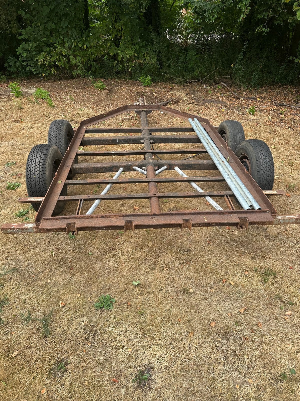 Aanhangwagen onderstel met 4 wielen, Ophalen, Gebruikt