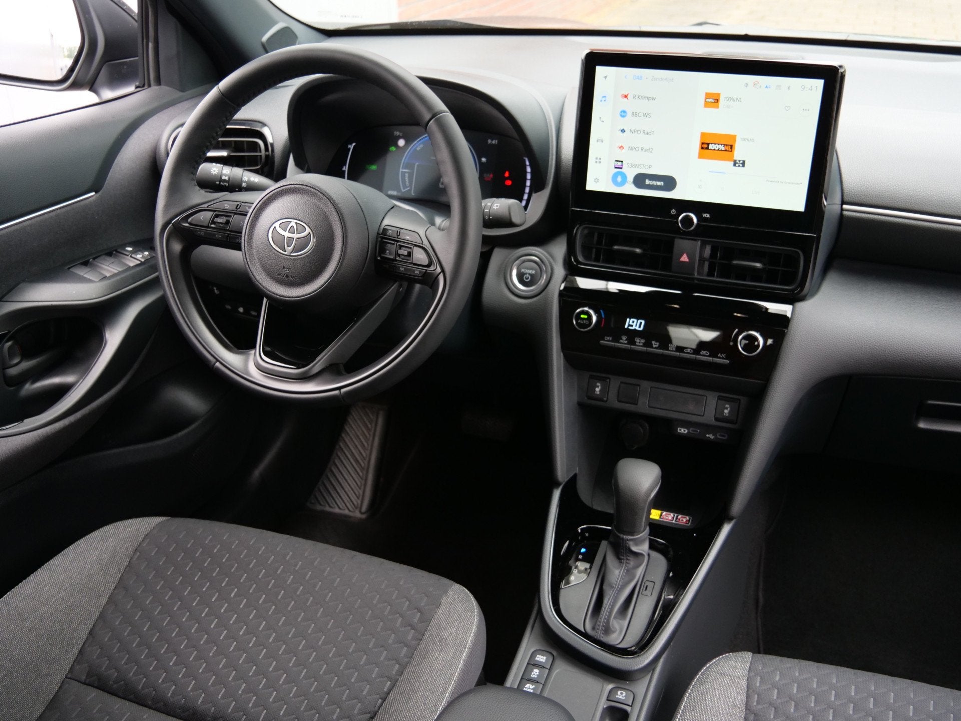Toyota Yaris Cross 1.5 Hybrid 115 Dynamic Automaat DAB / App, Stof, Gebruikt, 1165 kg, 116 pk