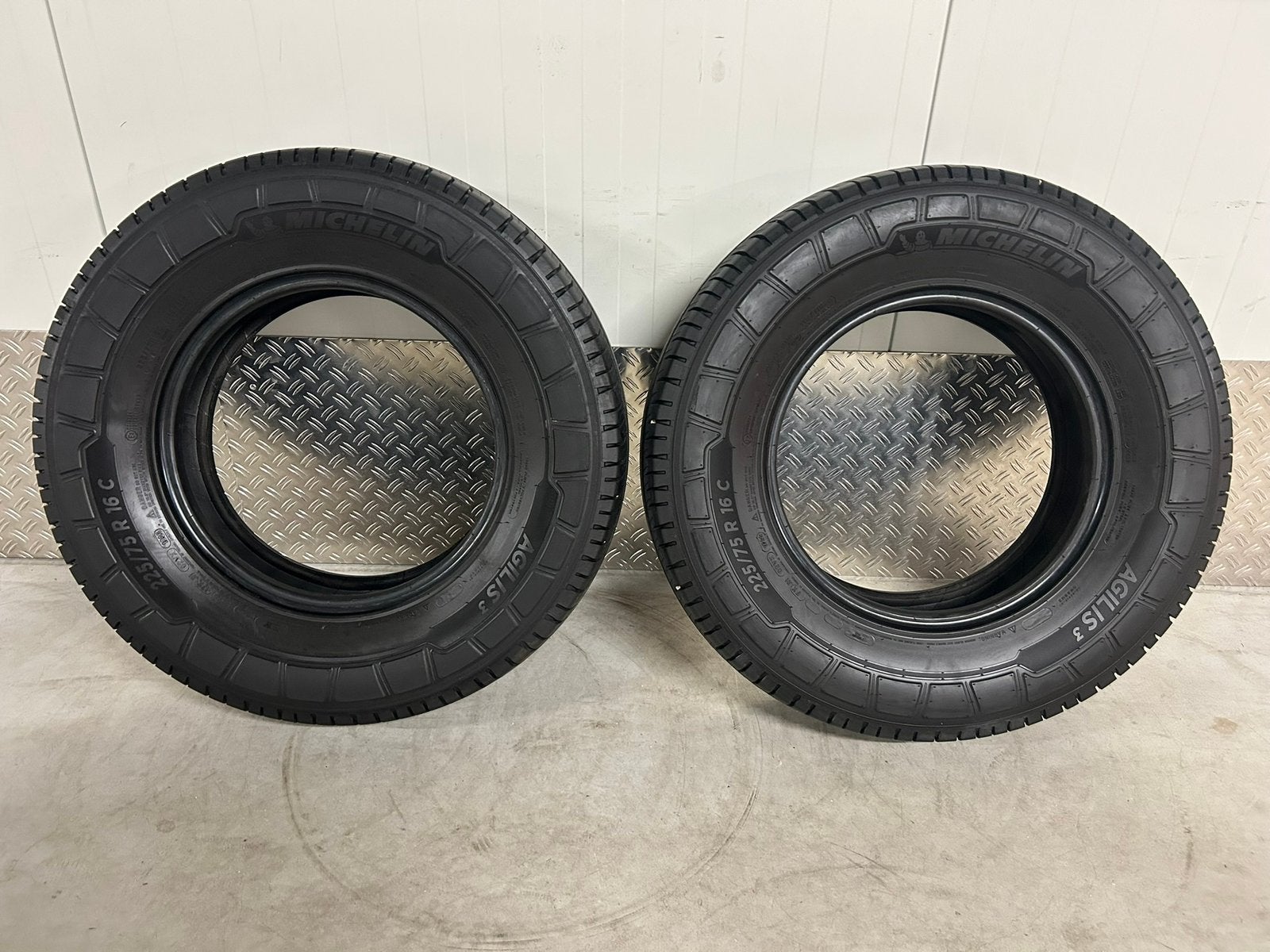 225 75 16 C michelin agilis cargo bestelbus camper 2ST, Ophalen, Gebruikt, 16 inch, Banden en Velgen
