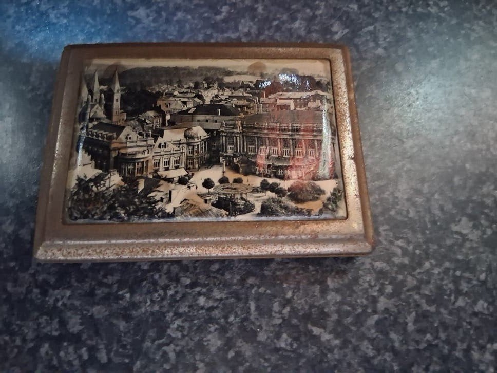 Vintage sigarettendoosje met afbeelding, Ophalen, Gebruikt
