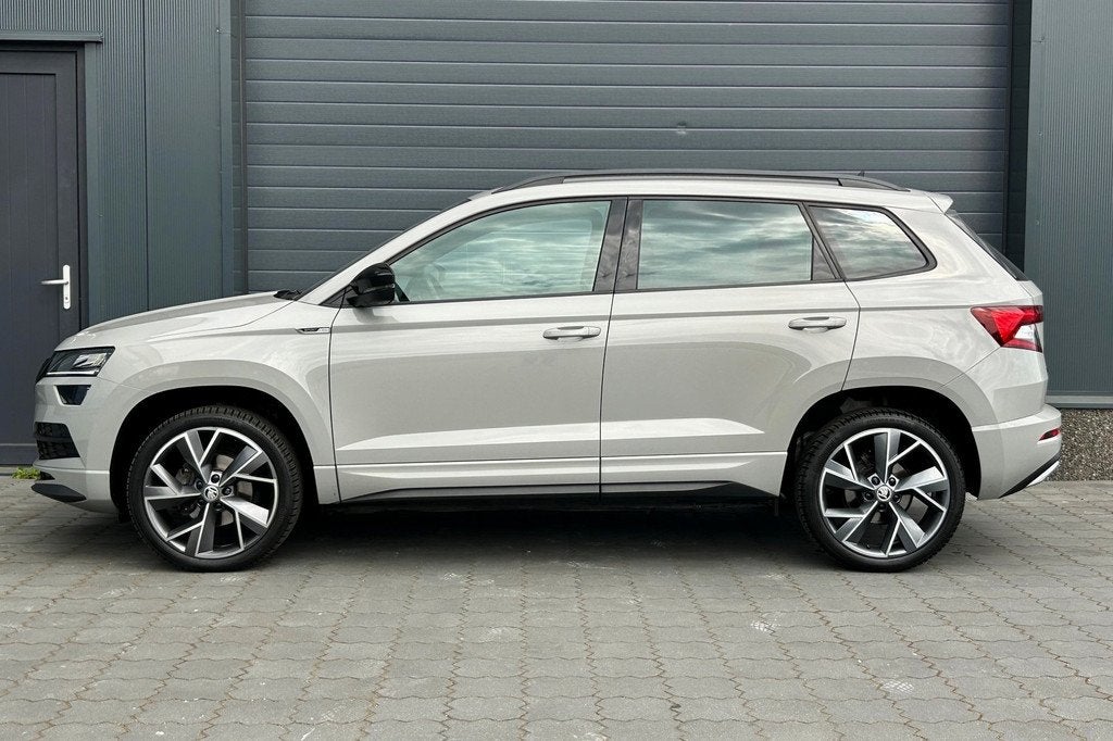 Skoda Karoq 1.5 TSI ACT 150pk DSG Sportline LED 19" KEYLESS, 4 cilinders, 150 pk, Karoq, Bedrijf