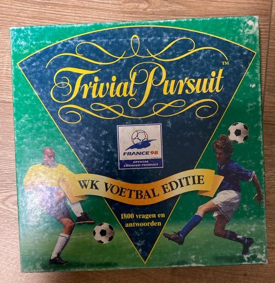 Trivial Pursuit WK Voetbal Editie France '98, Hobby en Vrije tijd, Gezelschapsspellen | Bordspellen, Drie of vier spelers, Ophalen of Verzenden