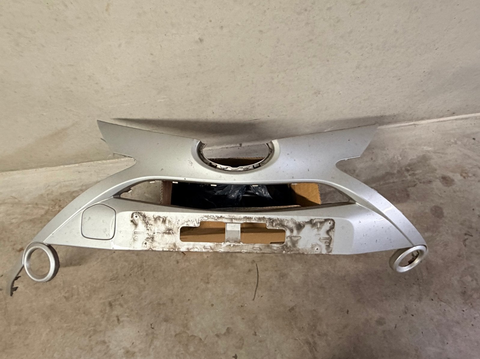 Toyota Aygo X-grille 2014-2020 incl. afdekkap sleepoog, Ophalen, Gebruikt, Voor, Toyota