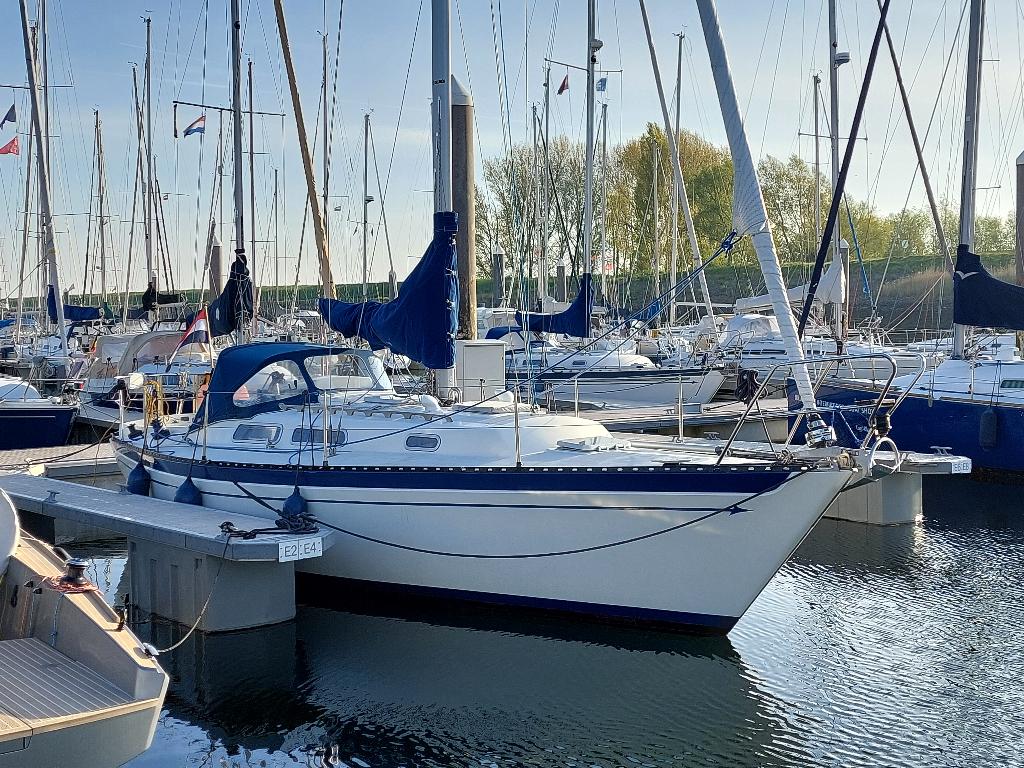 Zeilschip Spirit 32, Watersport en Boten, Kajuitzeilboten en Zeiljachten, 9 m, Gebruikt, Diesel, 180 cm