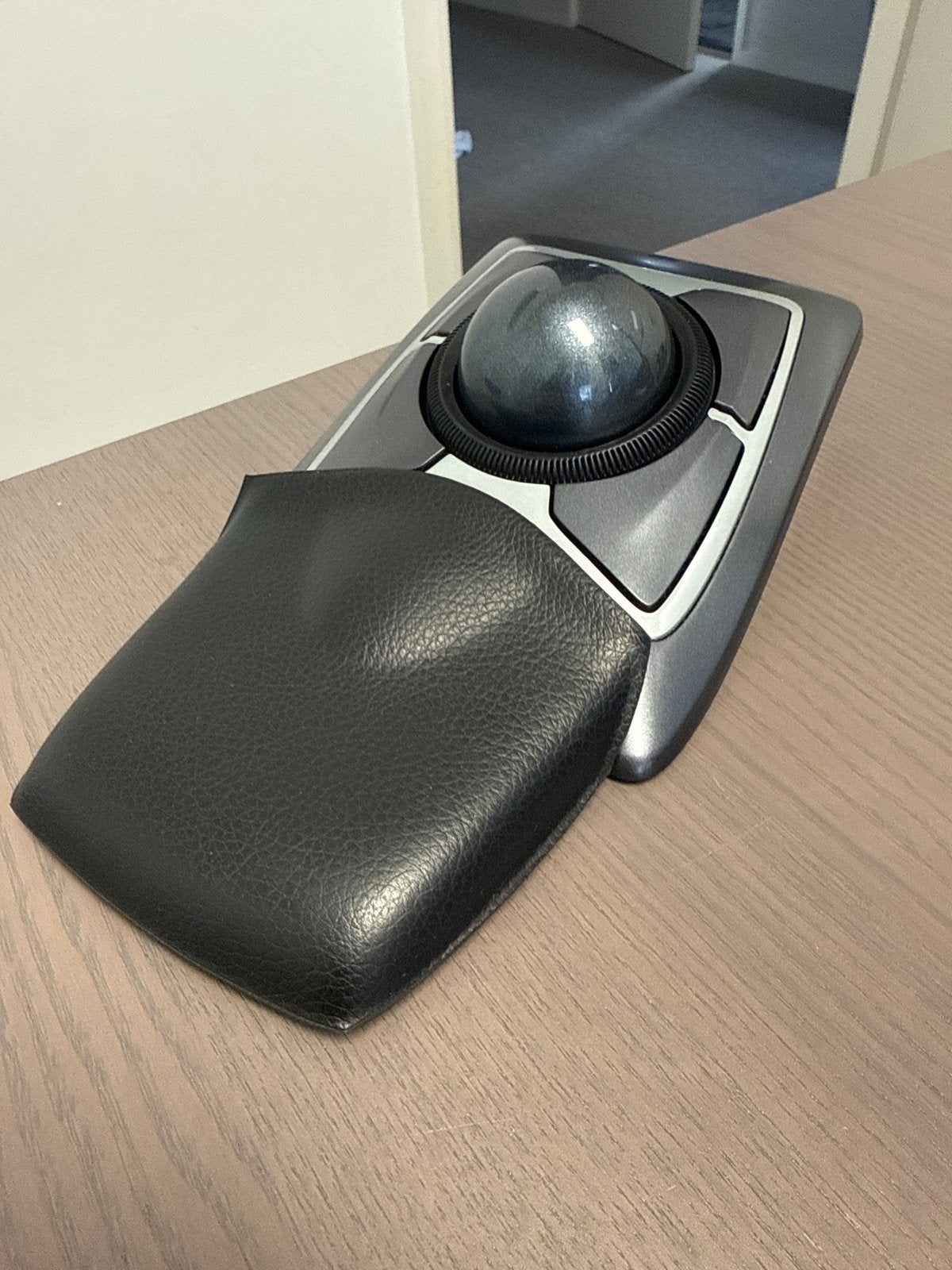 Kensington Expert Mouse Trackball met polssteun, Ergonomisch, Ophalen of Verzenden, Zo goed als nieuw, Trackpad