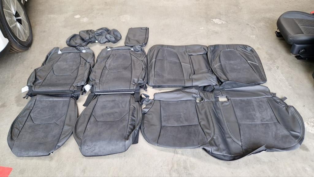 Nieuwe lederen bekleding voor Toyota Corolla Touring Sports, Auto-onderdelen, Interieur en Bekleding, Ophalen of Verzenden, Nieuw