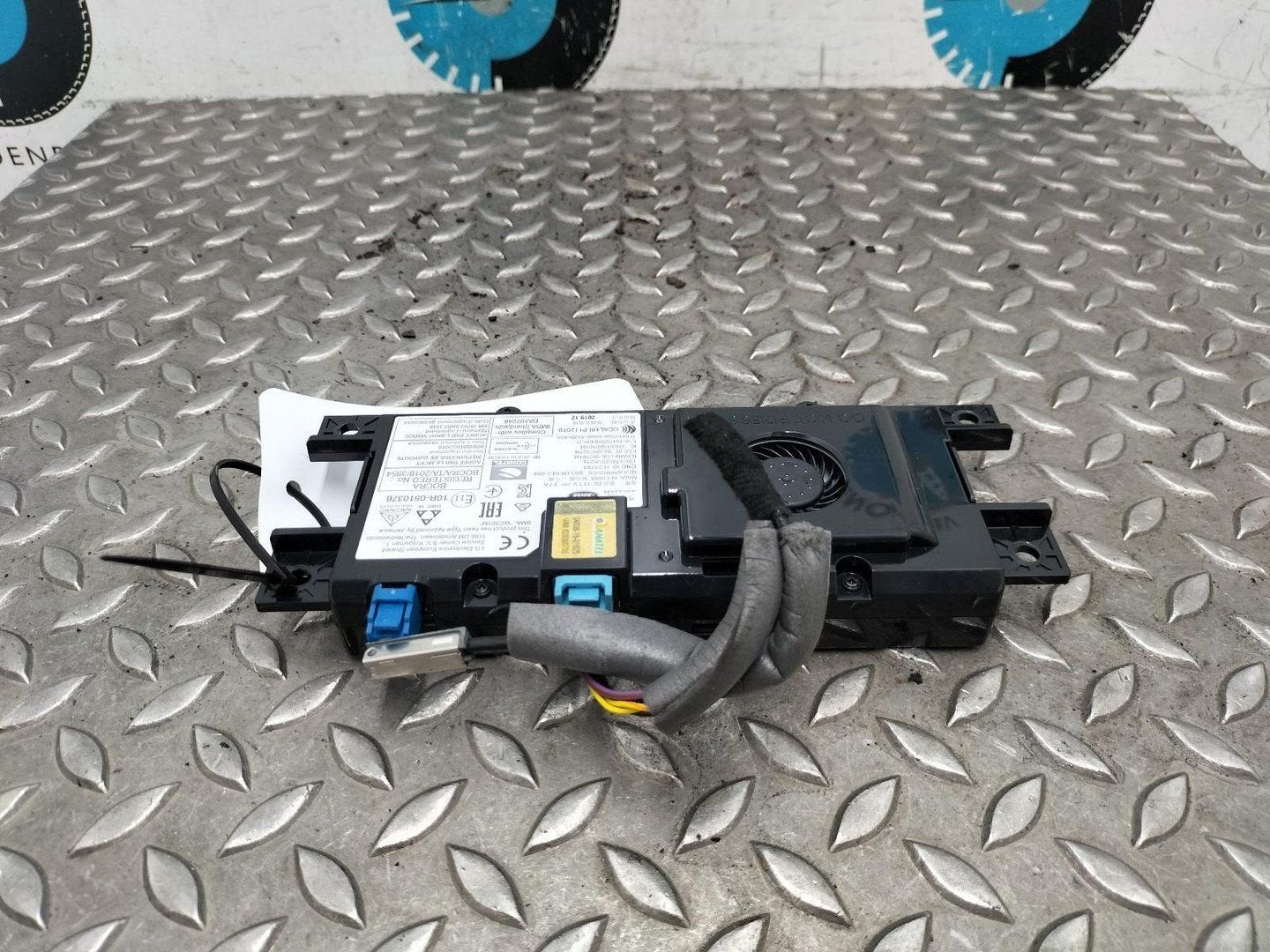 JAGUAR XF X260 R Dynamic S  [WIRELESS_PHONE_CHARGER_STATION], Ophalen of Verzenden, Gebruikt, Stiba lid