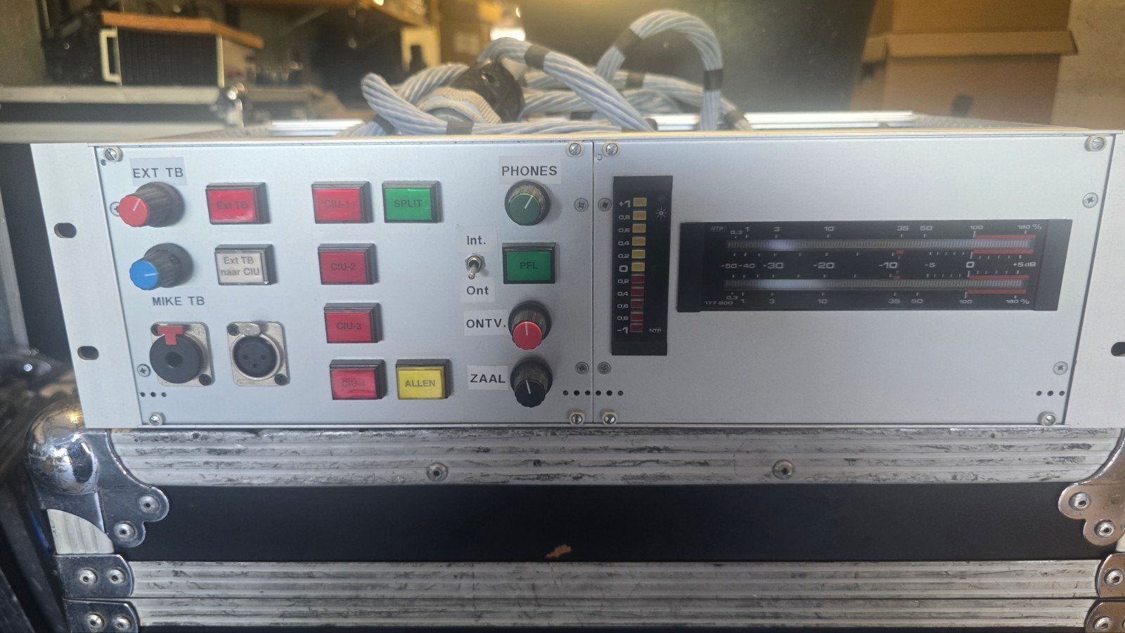 Professionele Intercom / Talkback Systeem met PPM meter, Ophalen of Verzenden, Gebruikt, 5 tot 10 kanalen, Microfooningang