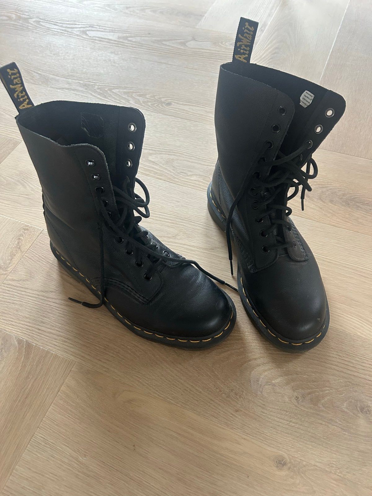 Dr. Martens 1460 Pascal Virginia Leer Zwart, Kleding | Dames, Schoenen, Ophalen of Verzenden, Zo goed als nieuw, Zwart, Lage of Enkellaarzen