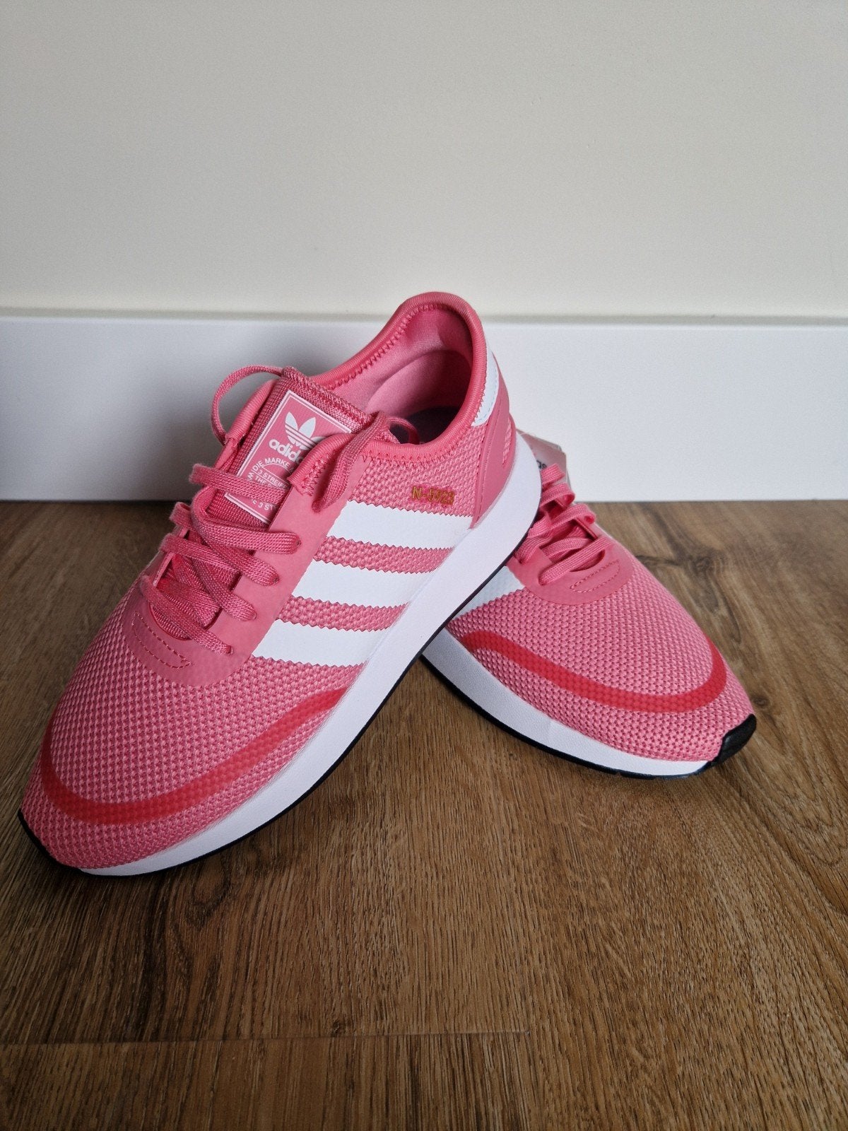 Adidas sneaker nieuw in doos!! roze gympen / sport, Ophalen, Adidas, Nieuw, Sneakers of Gympen