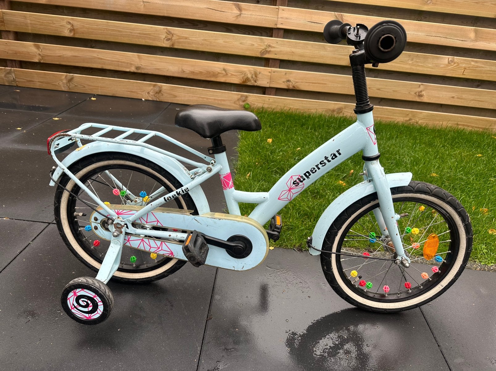 Loekie kinderfiets 16inch, Ophalen, Terugtraprem, Zijwieltjes, 16 tot 20 inch