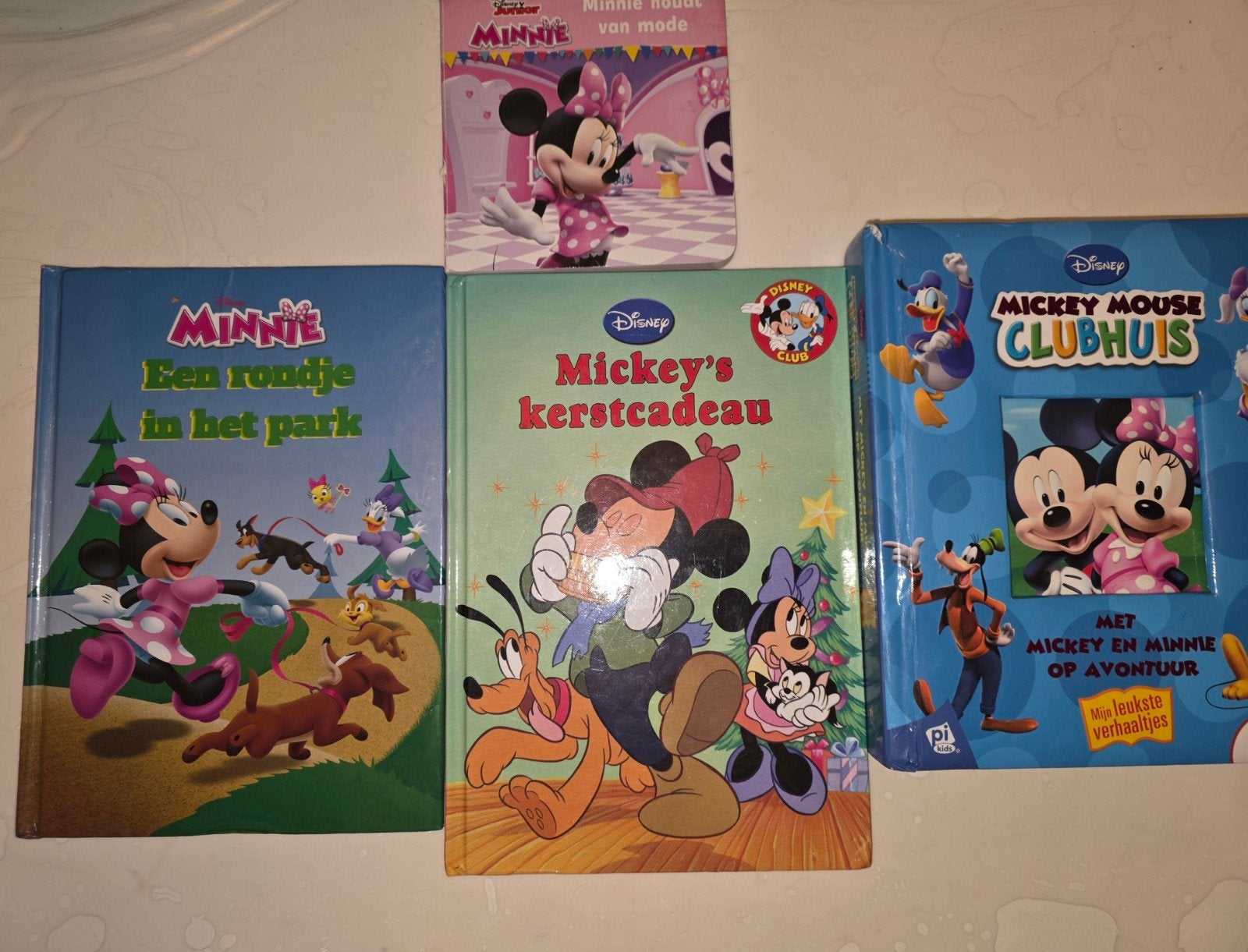 4 Mickey en Minnie Mouse boekjes, Boeken, Gelezen, Fictie algemeen, Jongen of Meisje, Ophalen of Verzenden