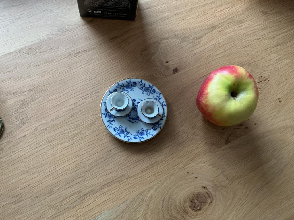 Miniatuurset met blauw en wit porselein voor poppenhuis., Antiek en Kunst, Ophalen of Verzenden