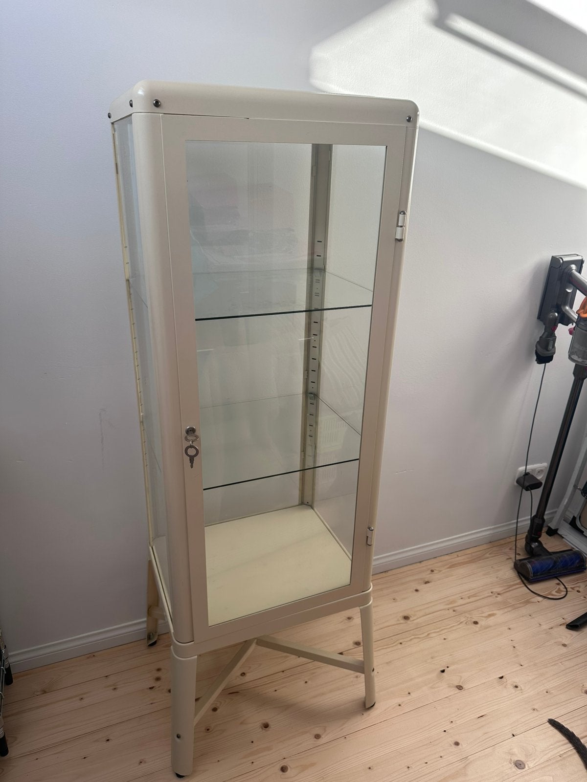 Ikea Fabrikör beige, Huis en Inrichting, Kasten | Vitrinekasten, Ophalen, Gebruikt