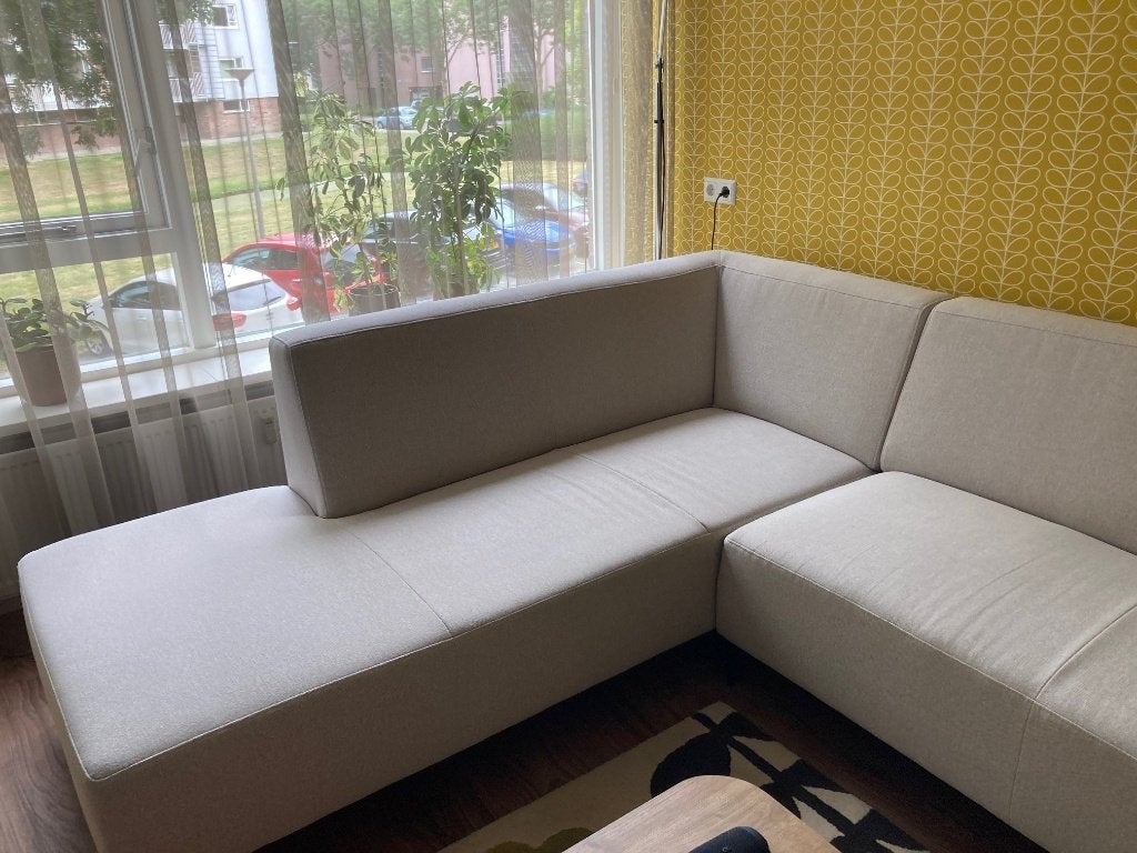 Moderne hoekbank van gemêleerde beige stof, Ophalen, 250 tot 300 cm, Gebruikt, Minder dan 75 cm