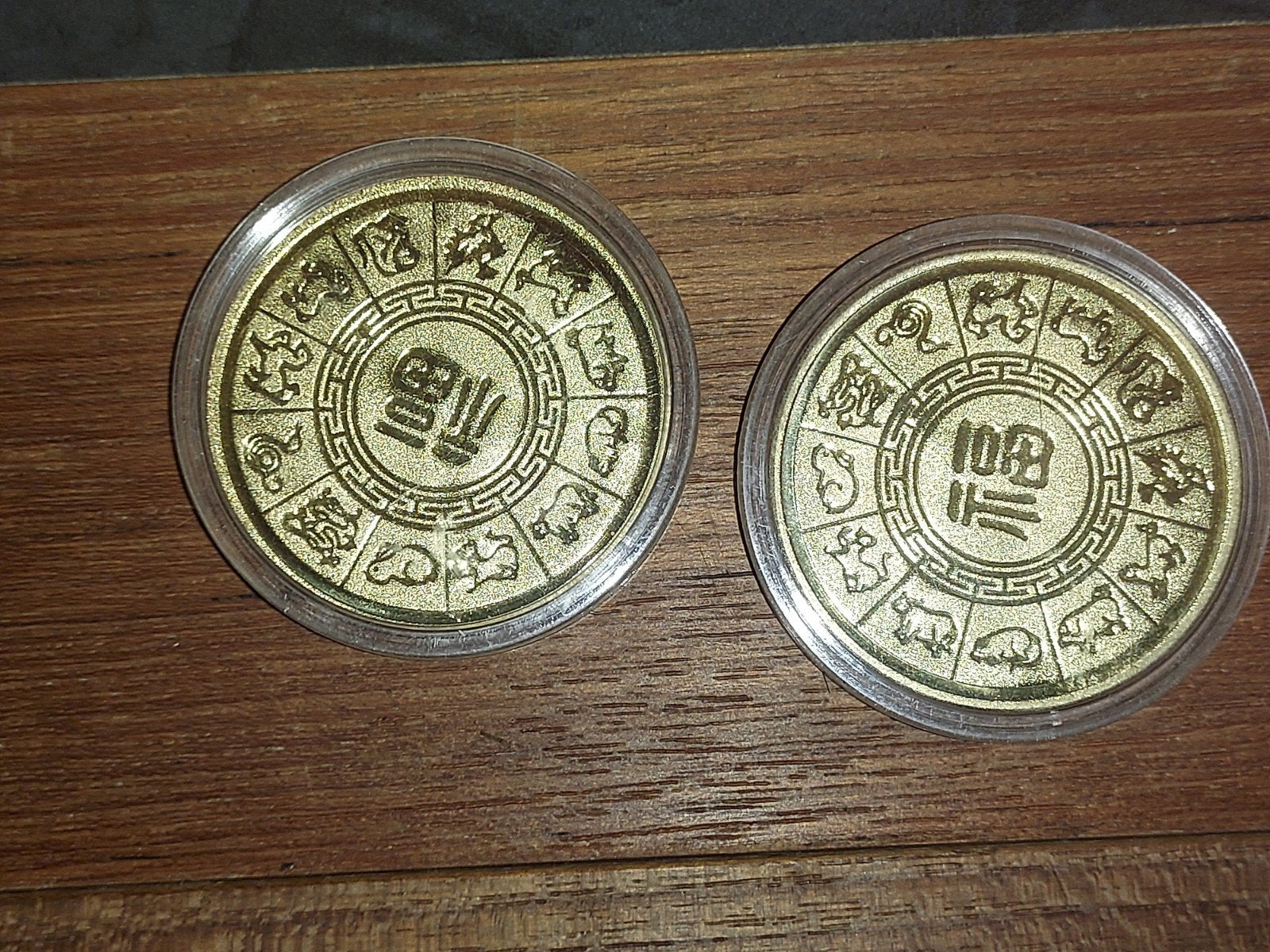 Vergulde Chinese geluksmunten - Set van 2, Postzegels en Munten, Ophalen