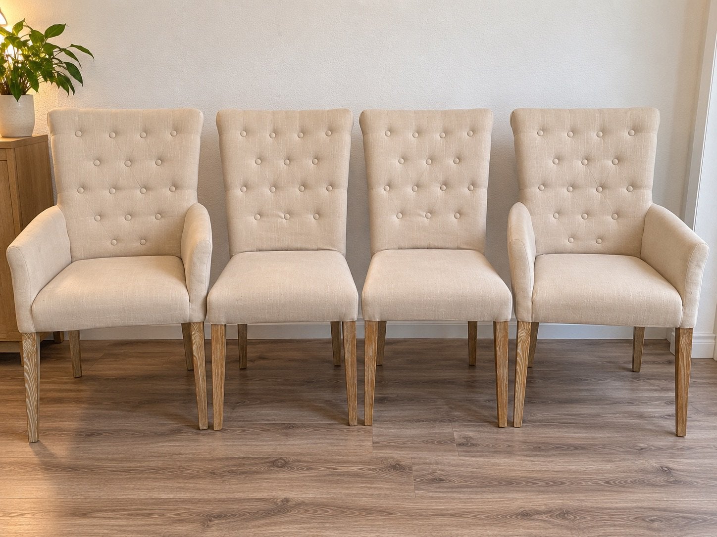 Luxe set 4 beige eetkamerstoelen 2 armstoelen  capitonné, Ophalen, Gebruikt, Overige kleuren, Vier
