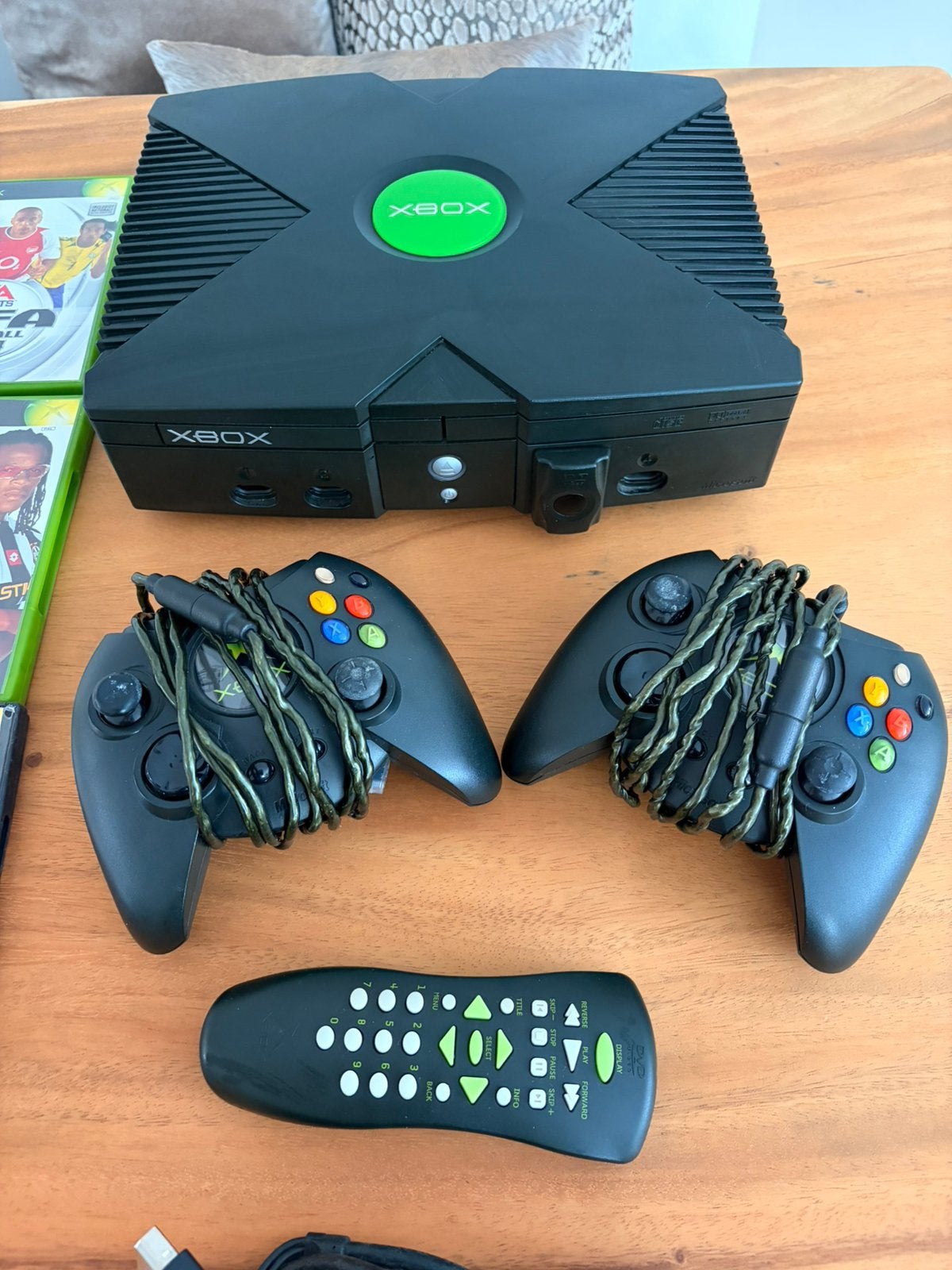 1ste uitgave XBOX 360. Compleet met spellen, Spelcomputers en Games, Ophalen, Gebruikt, Met 2 controllers, Met games