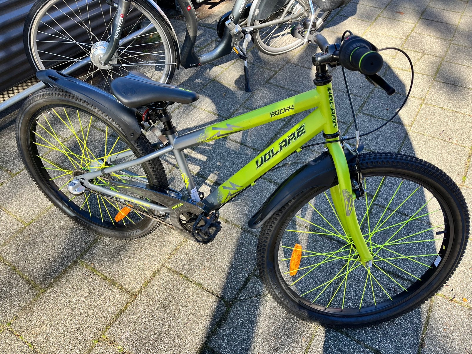 Volare Rocky 24 inch in nieuwstaat - paar keer mee gefietst, Ophalen, Zo goed als nieuw, 20 inch of meer
