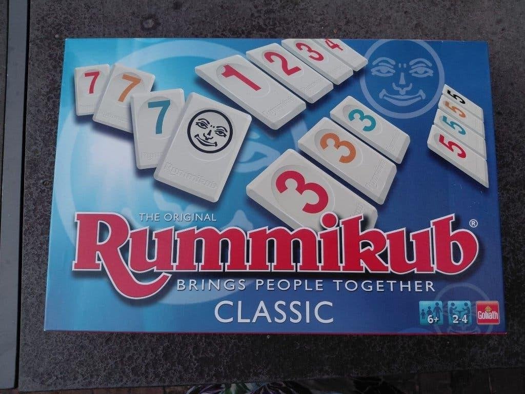 Rummikub Classic – Compleet en als nieuw!, Drie of vier spelers, Ophalen of Verzenden, Zo goed als nieuw, Goliath