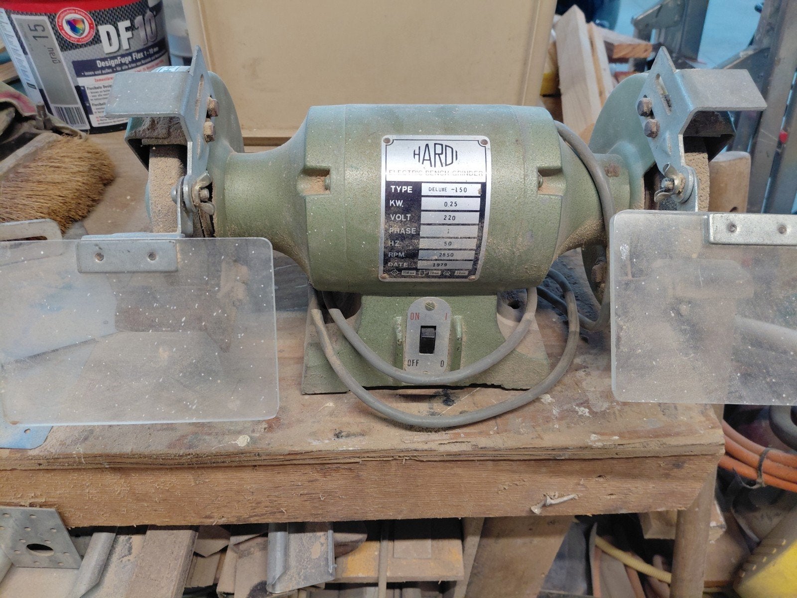 HARD Deluxe-150 Werkbankslijpmachine uit 1979, Doe-het-zelf en Verbouw, Gereedschap | Slijpmachines, Ophalen