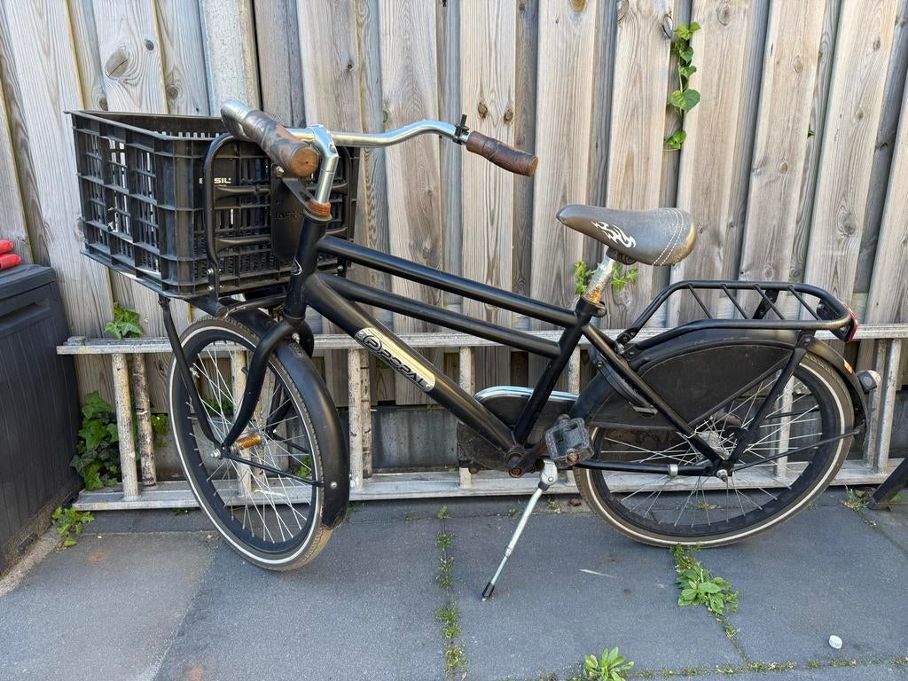 Zwarte transportfiets met voordrager en krat, Terugtraprem, Gebruikt, 50 tot 53 cm, Ophalen