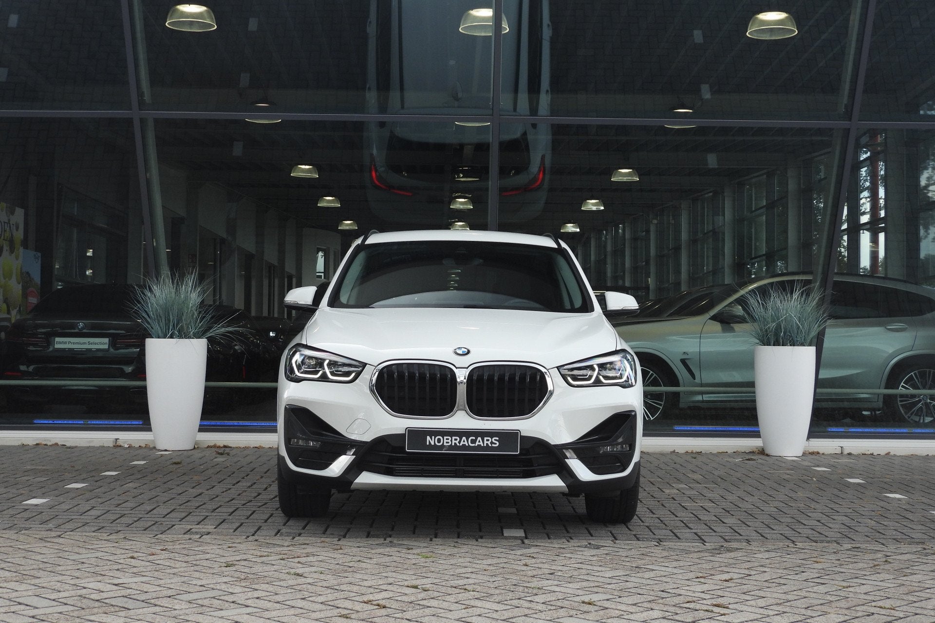 BMW X1 xDrive25e M Sport Automaat / Panoramadak / Sportstoel, Auto's, 8 kWh, Gebruikt, Zwart, Met garantie (alle)