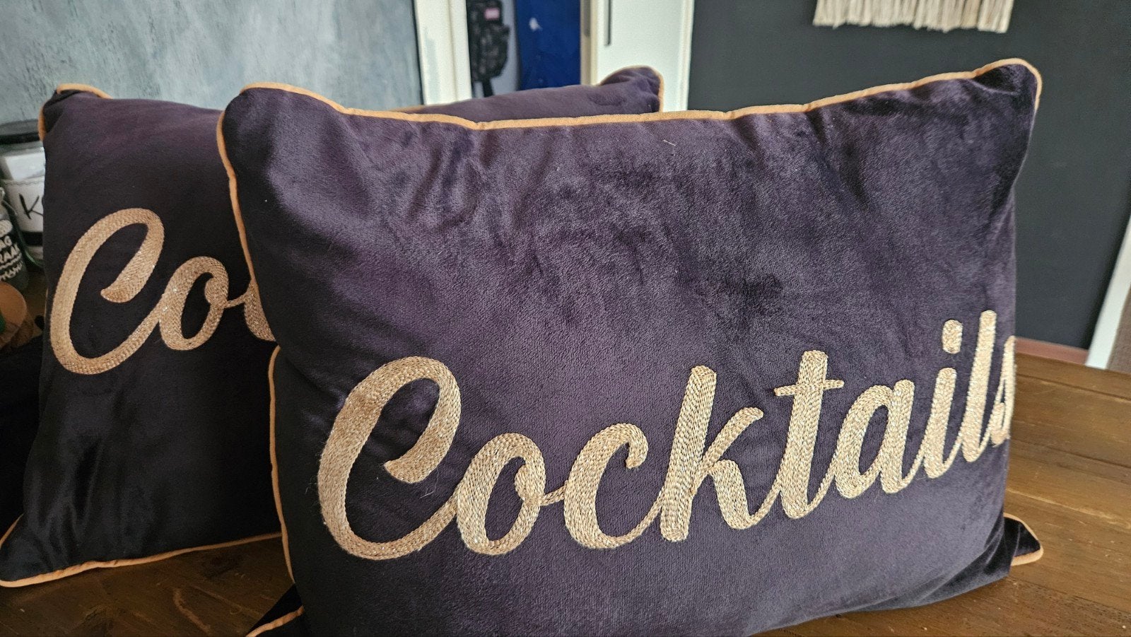 2x HD Collection Sierkussens "Cocktails" - Zwart/Goud, Ophalen, Overige merken, Zwart, Met print