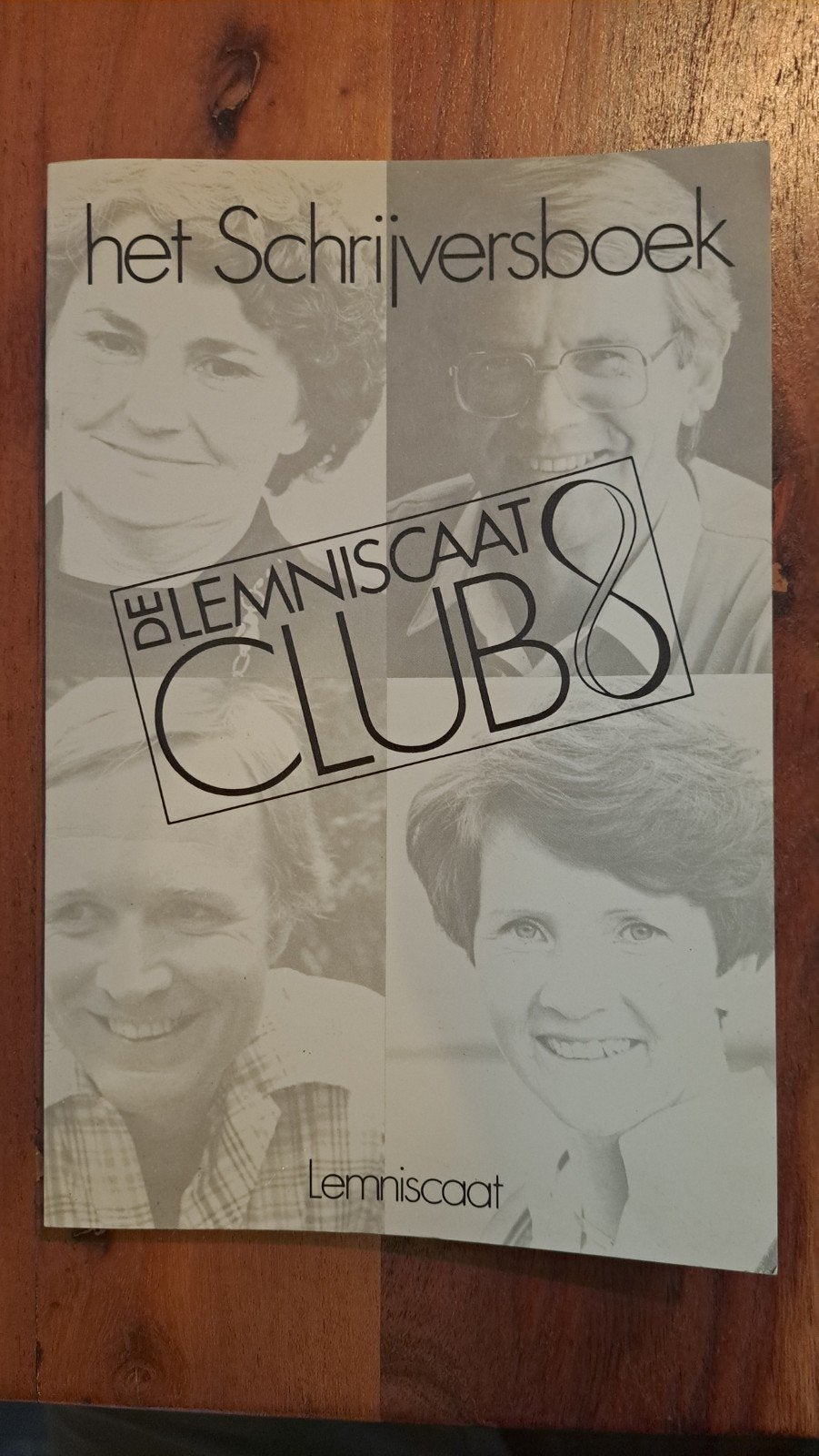 Het Schrijversboek - De Lemniscaat Club 8, Ophalen of Verzenden, Gelezen, Diverse auteurs, Nederland