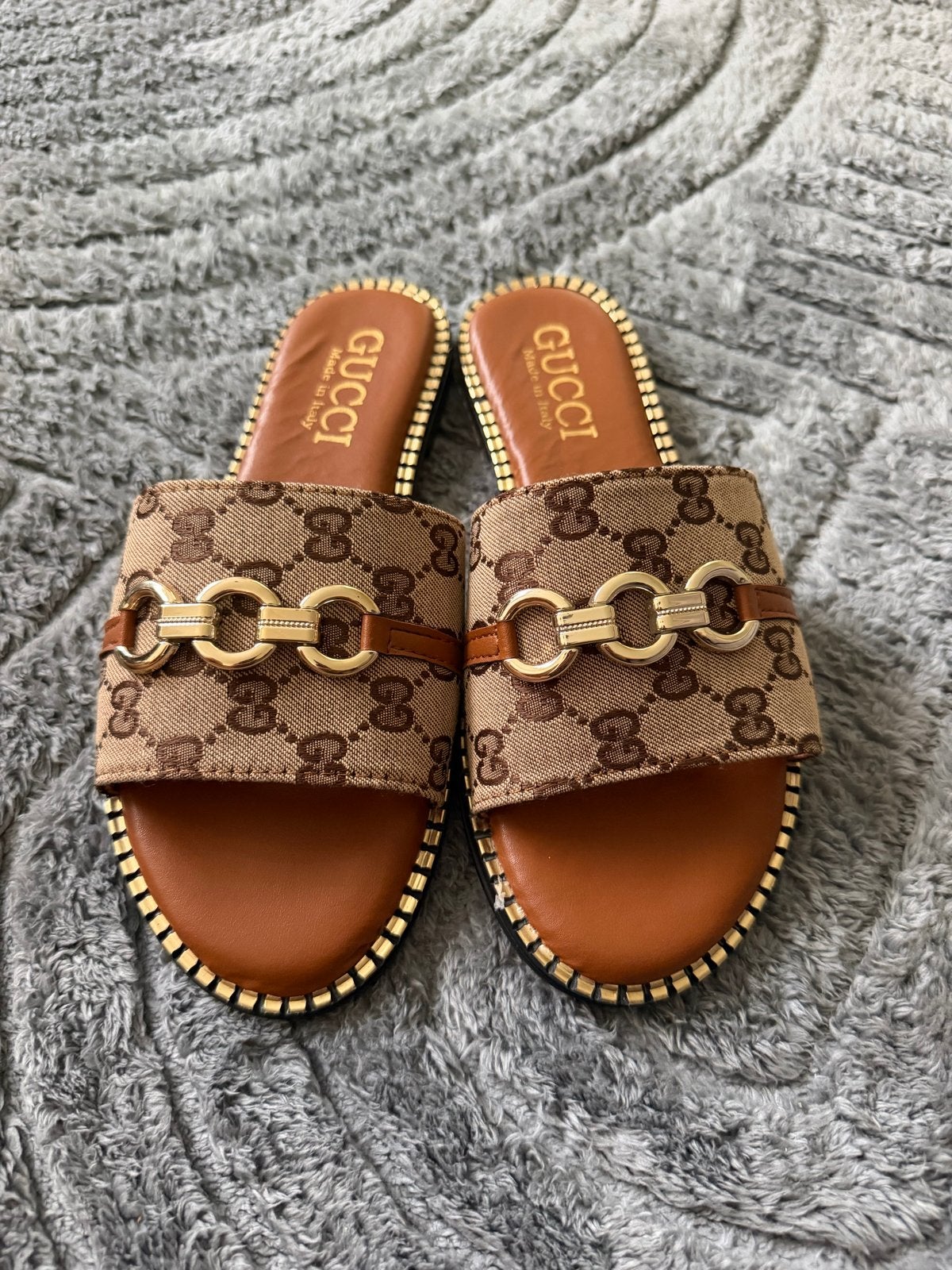 Gucci Slippers Maat 40, Slippers, Bruin, Ophalen of Verzenden, Zo goed als nieuw