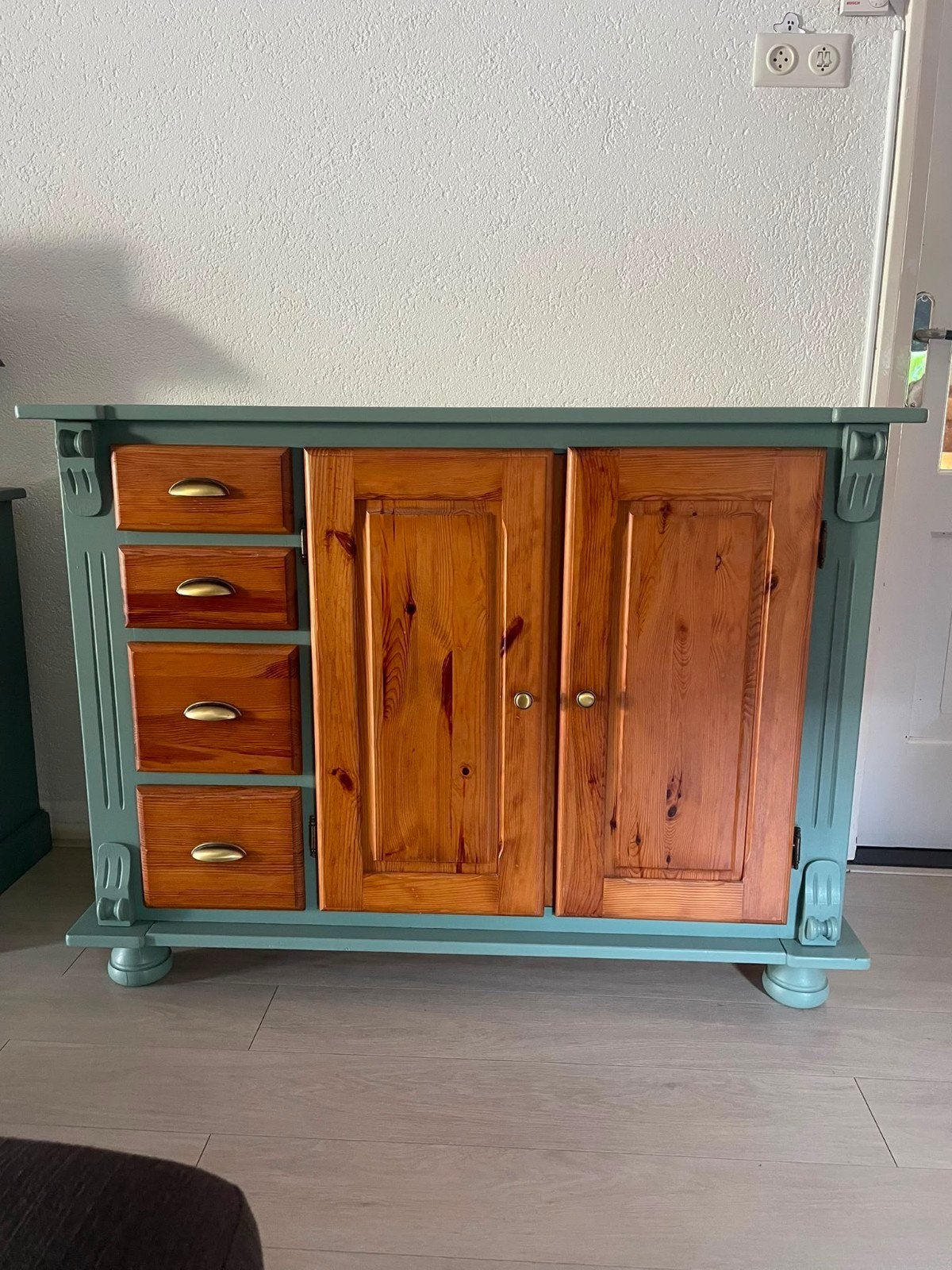 Elegante commode, dressoir lichtgroen, Ophalen