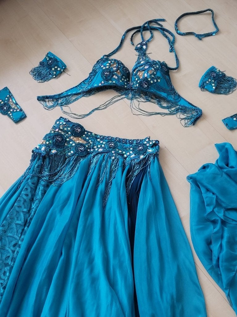 Turquoise Bella Buikdanskostuum 9-delig met Swarovski stenen, Ophalen of Verzenden, Kleding, Maat 36 (S), Overige thema's
